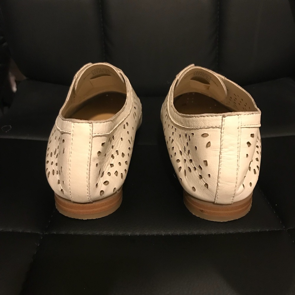 Crown Vintage Floral Cutout Leather Oxford - Picture 5 of 8